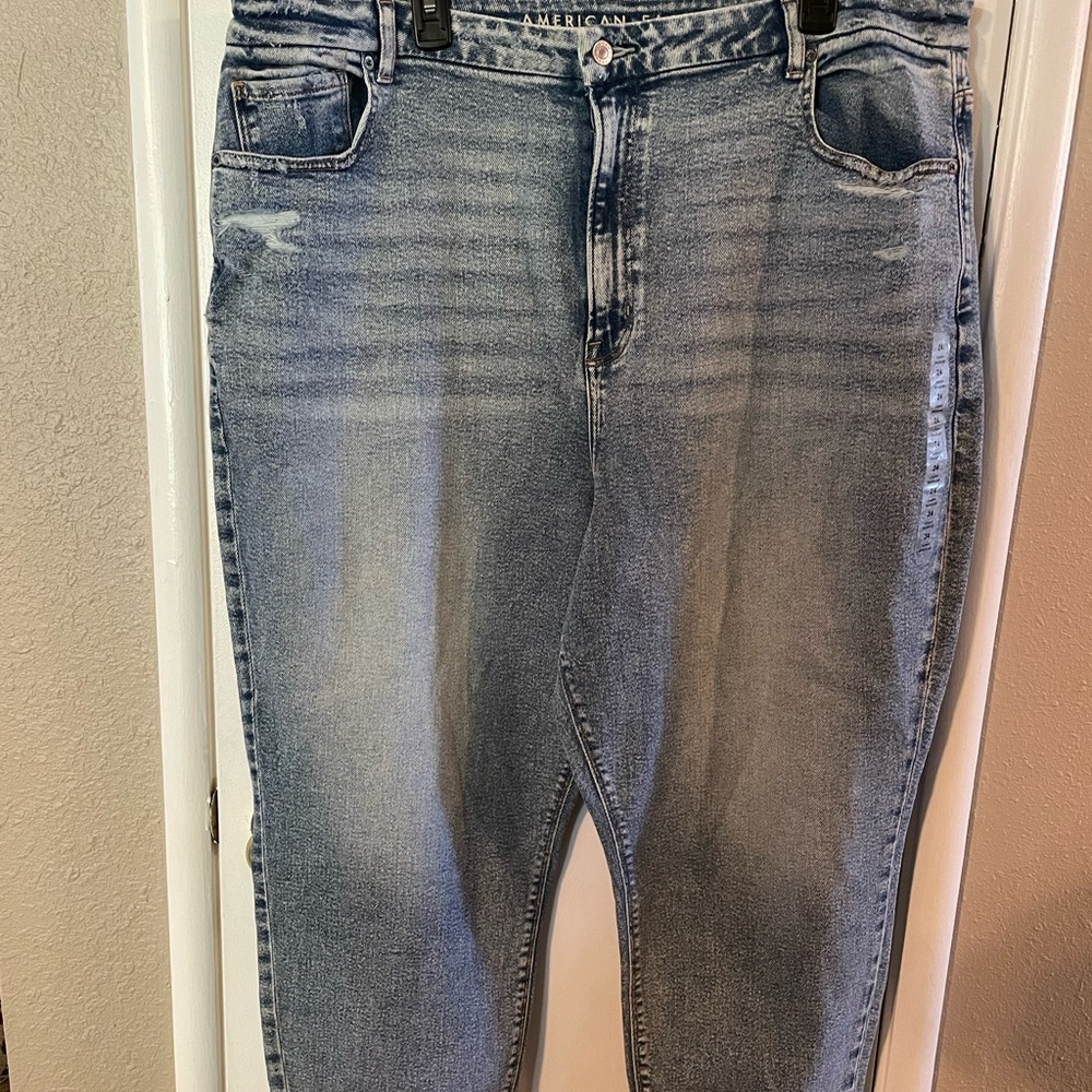 New American Eagle 24 or 37W Curvy Mom Jean Stretch Regular Light Blue Jeans